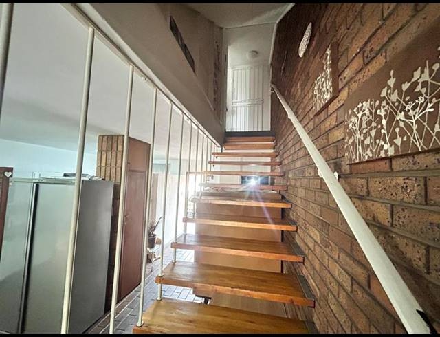 2 BEDROOM DUPLEX FOR SALE IN SPRINGS CENTRAL